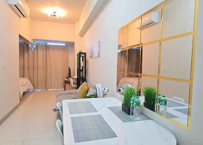 Bgc Uptown Parksuites Cosy 1 Bedroom With Balcony 300mbps Wifi Apartment