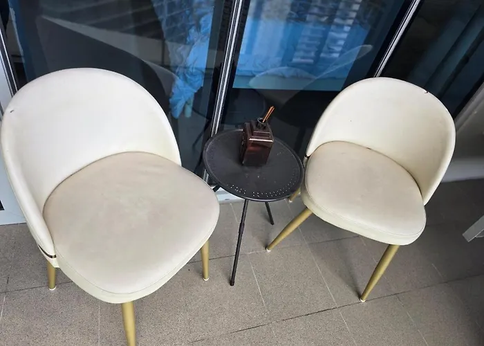 Bgc Uptown Parksuites Cosy 1 Bedroom With Balcony 300mbps Wifi Apartment *