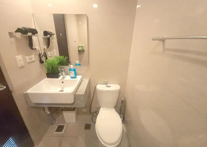 Bgc Uptown Parksuites Cosy 1 Bedroom With Balcony 300mbps Wifi Apartment *