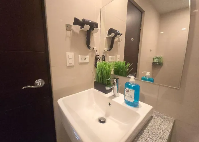 Bgc Uptown Parksuites Cosy 1 Bedroom With Balcony 300mbps Wifi * Manila