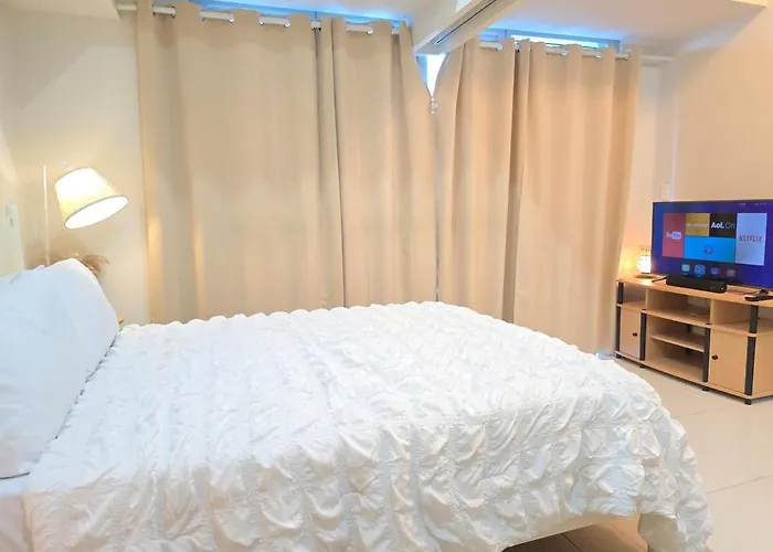 Apartment Bgc Uptown Parksuites Cosy 1 Bedroom With Balcony 300mbps Wifi *