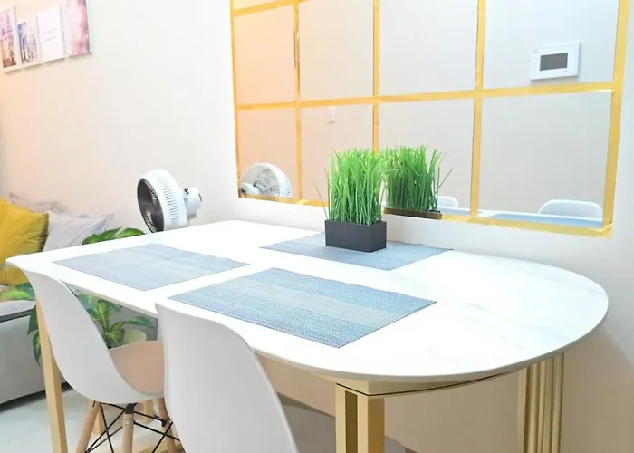 Bgc Uptown Parksuites Cosy 1 Bedroom With Balcony 300mbps Wifi Apartment